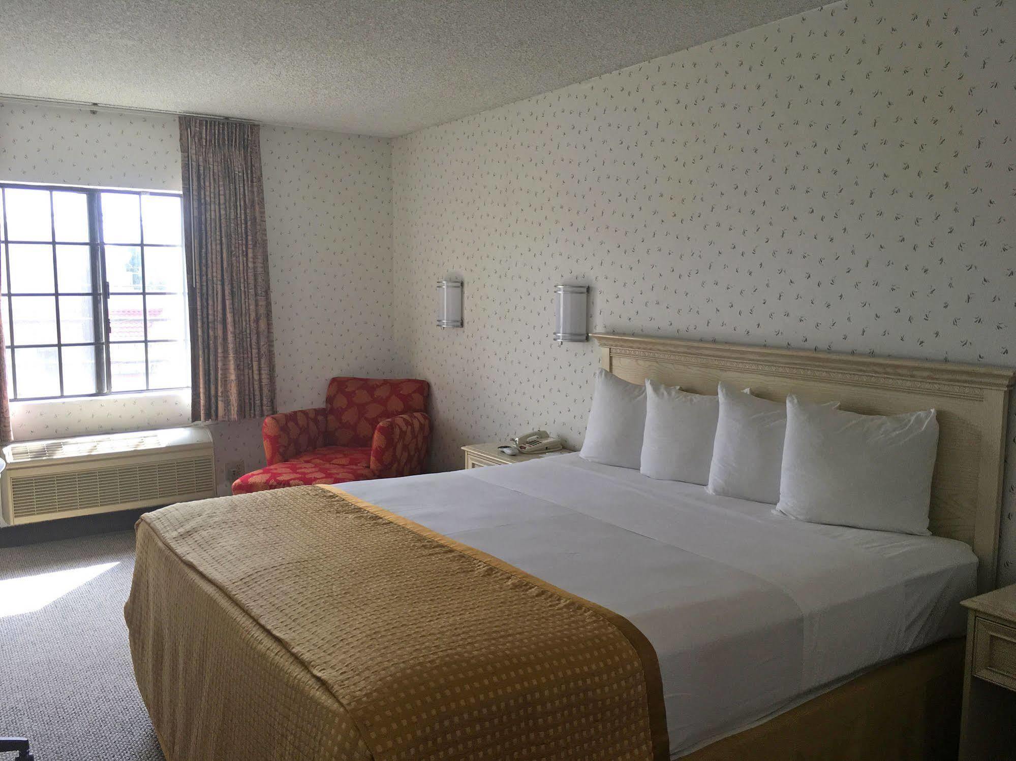 Lax Stadium Hotel