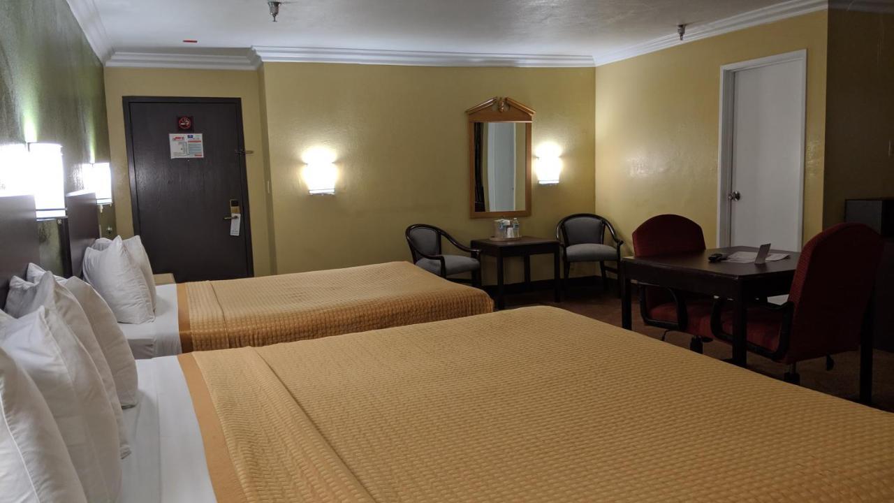 Lax Stadium Hotel