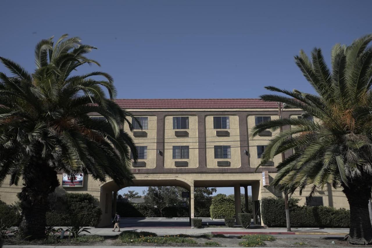 Hotel Lax Stadium 2*